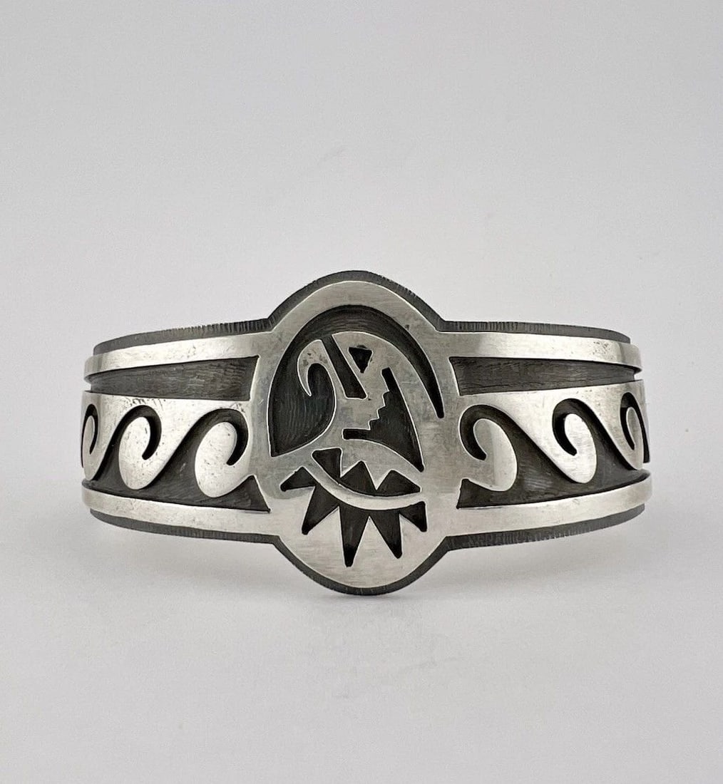 VTG ELGENE SEHONGVA HOPI STERLING SILVER EAGLE & WAVE OVERLAY CUFF BRACELET (1 of 2)