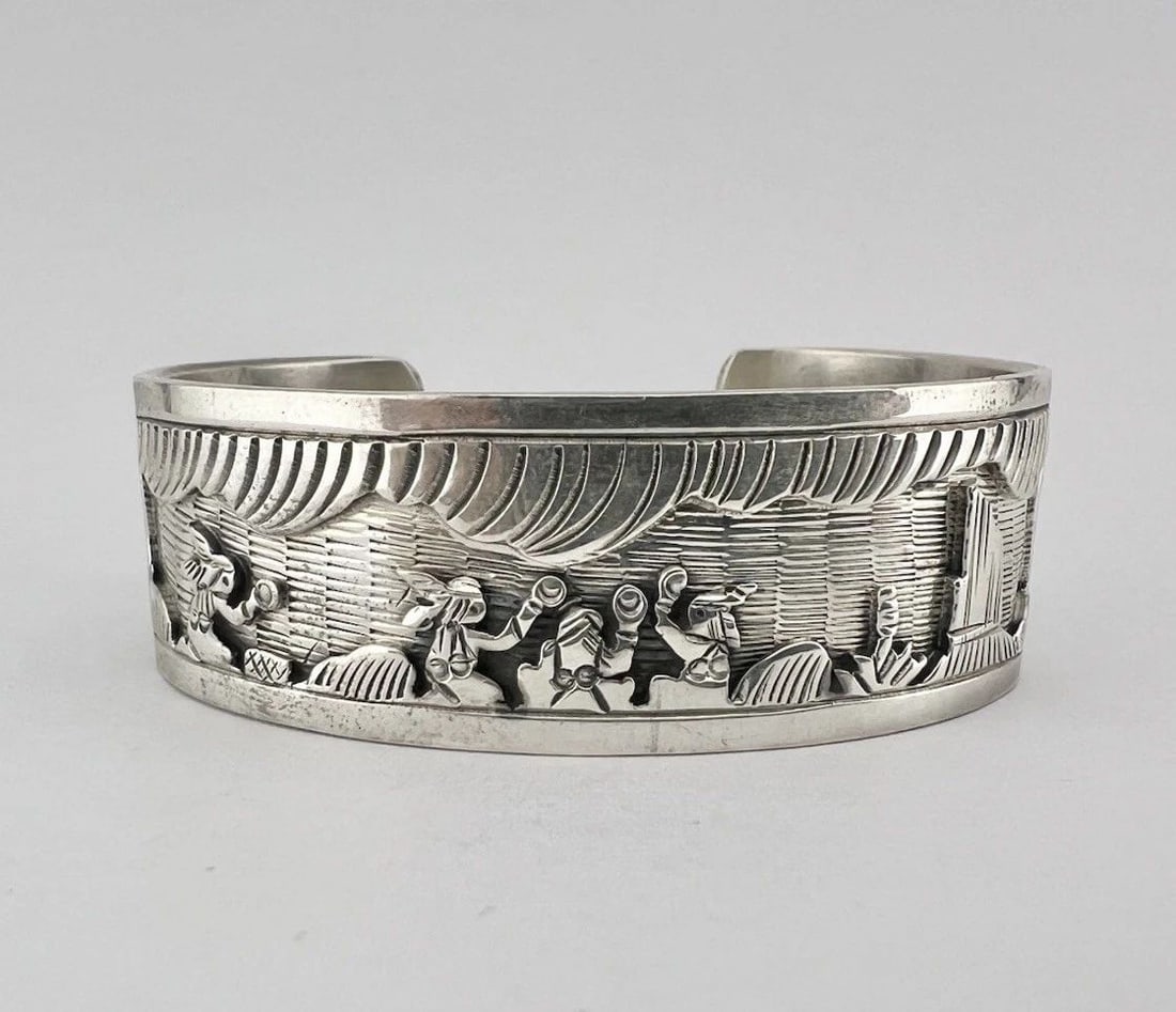 VTG RICHARD BEGAY NAVAJO STAMPED STERLING SILVER STORYTELLER CUFF BRACELET 43.8G (1 of 2)