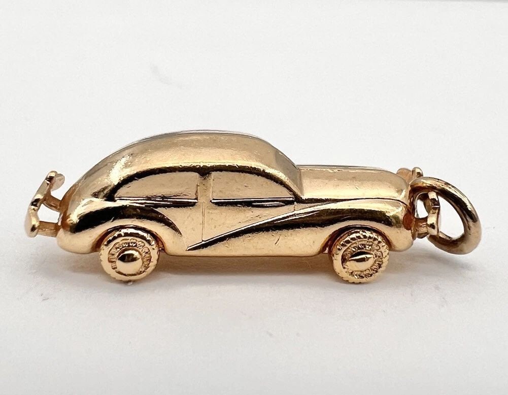 VINTAGE 14K YELLOW GOLD STREAMLINE AUTOMOBILE CAR CHARM PENDANT 2.2G (1 of 2)