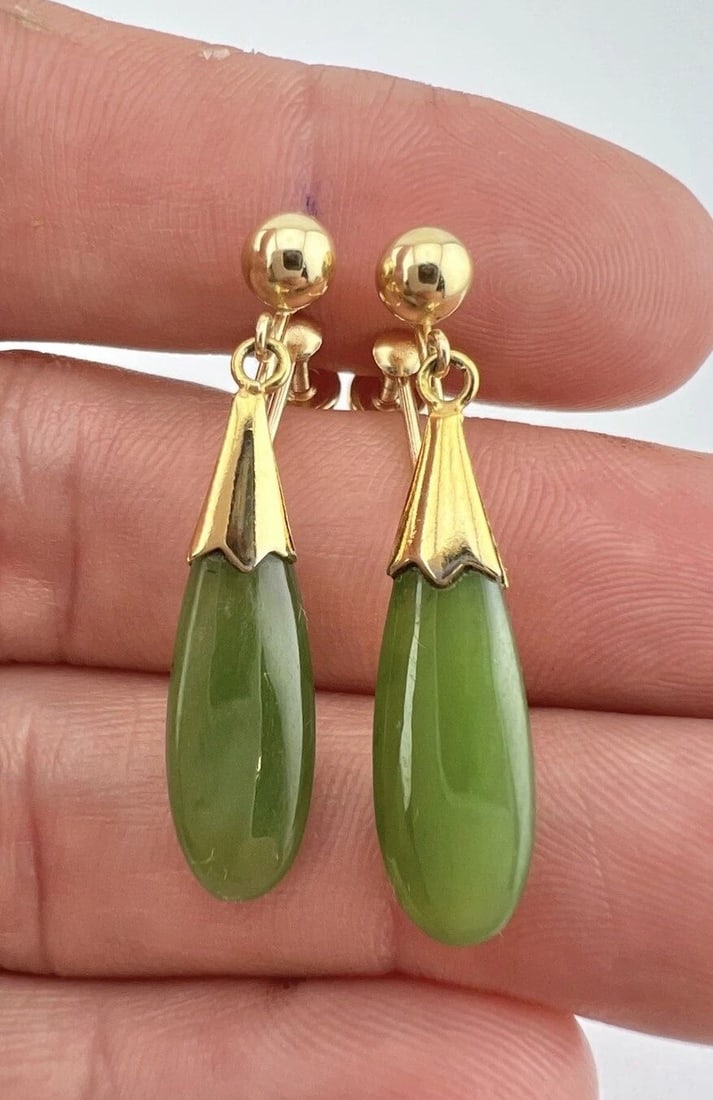 ANTIQUE CHINESE 14K YELLOW GOLD PEAR IMPERIAL GREEN JADE SCREW DANGLE EARRINGS (1 of 2)