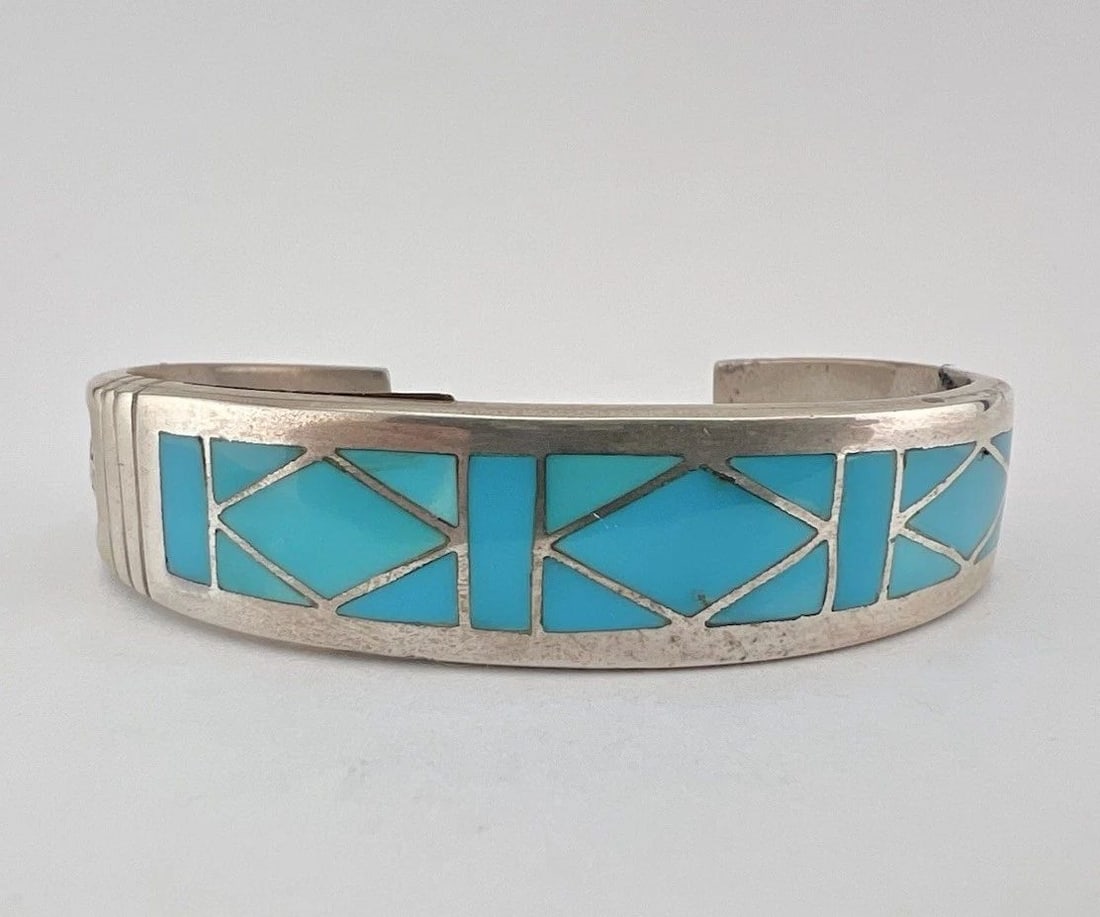 VTG NAVAJO STERLING SILVER KINGMAN TURQUOISE FLUSH KACHINA CUFF BRACELET 45.3G: VTG NAVAJO STERLING SILVER KINGMAN TURQUOISE FLUSH KACHINA CUFF BRACELET 45.3G Vtg Navajo Sterling Silver Kingman Turquoise Flush Kachina Cuff Bracelet 45.3g Cuff is Just Over 5" tip to Tip and has a 