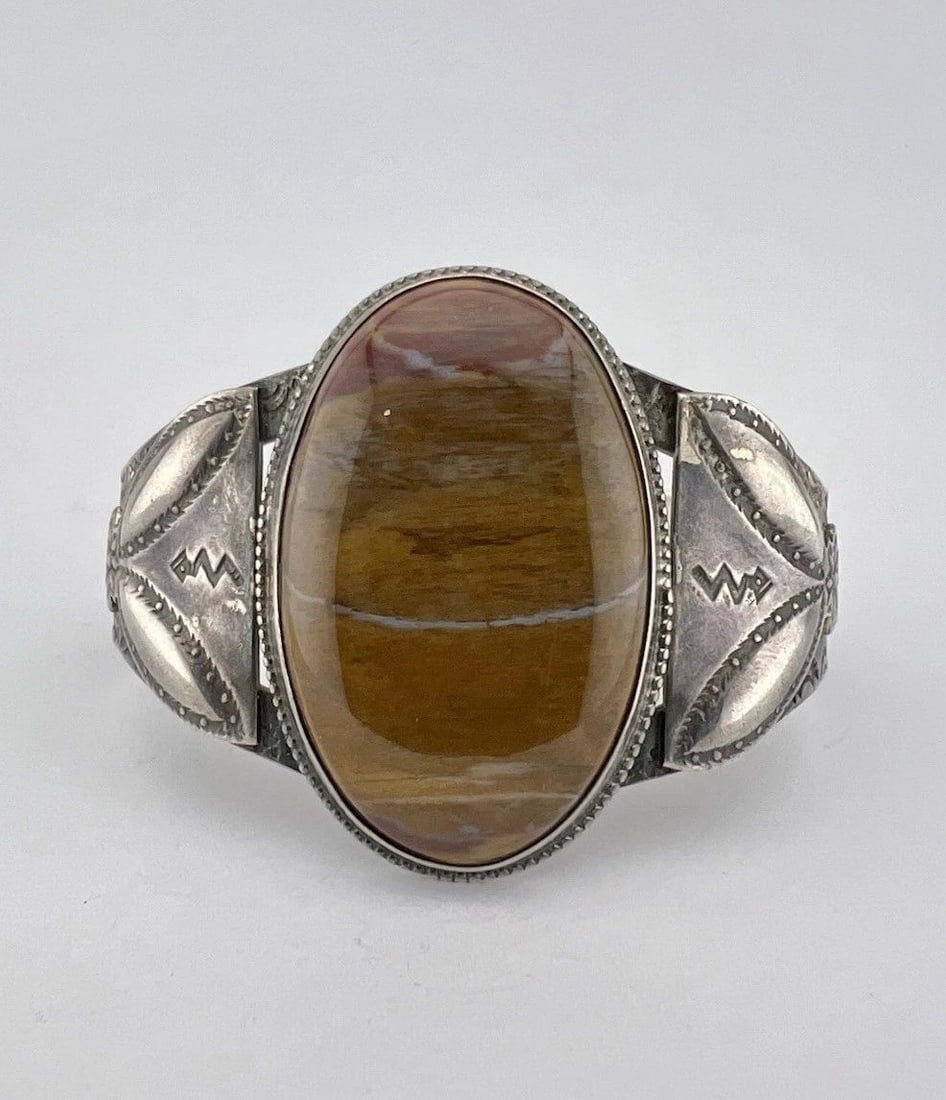 VTG FRED HARVEY ERA NAVAJO STERLING SILVER PETRIFIED WOOD STAMPED CUFF BRACELET (1 of 2)