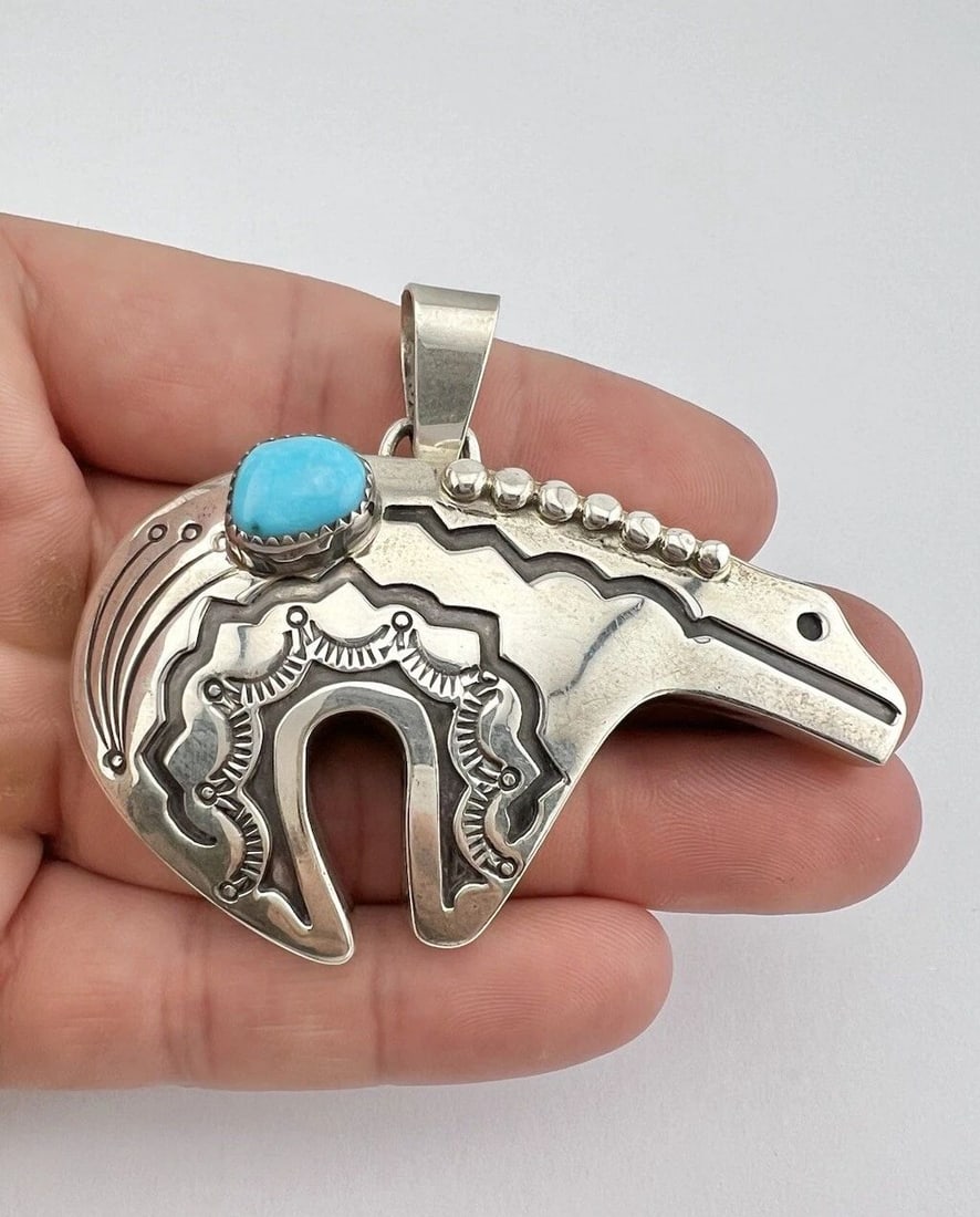 VINTAGE JERRY ROAN NAVAJO STERLING SILVER OVERLAY TURQUOISE FETISH BEAR PENDANT (1 of 2)