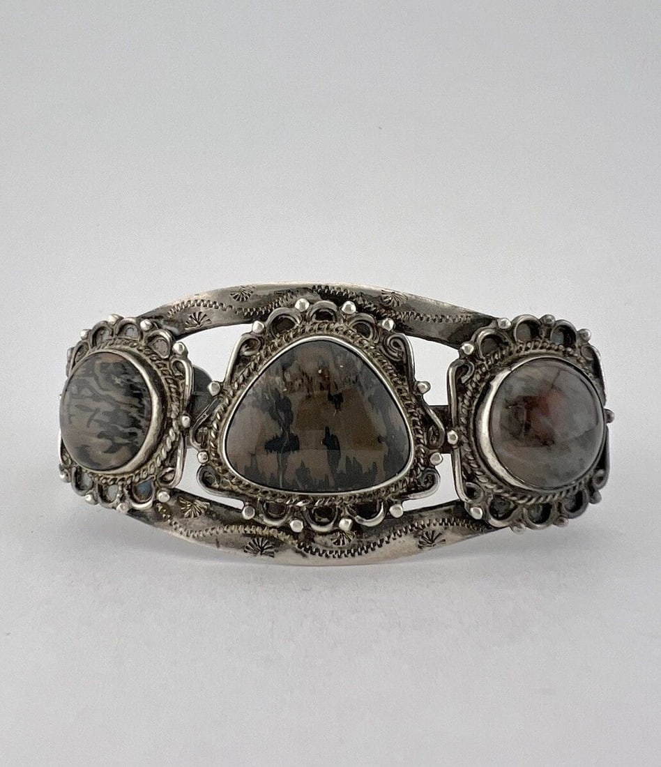 VTG FRED HARVEY ERA NAVAJO STERLING SILVER PETRIFIED WOOD STAMPED CUFF BRACELET (1 of 2)