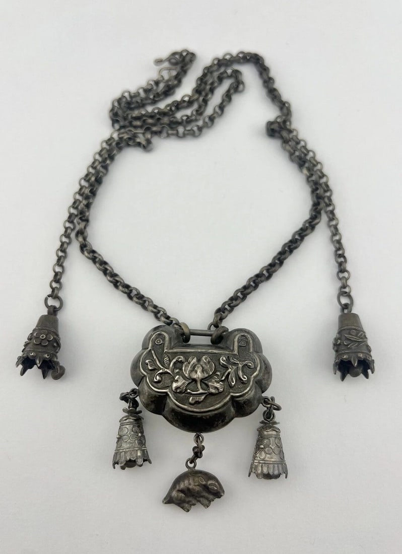 ANTIQUE OLD CHINESE SILVER LONGEVITY WEDDING LOCK & BELLS DANGLE NECKLACE 52.4G: ANTIQUE OLD CHINESE SILVER LONGEVITY WEDDING LOCK & BELLS DANGLE NECKLACE 52.4G Antique Old Chinese Silver Longevity Wedding Lock & Bells Dangle Necklace 52.4g Necklace Size: 22" Long Tip To Tip Cente