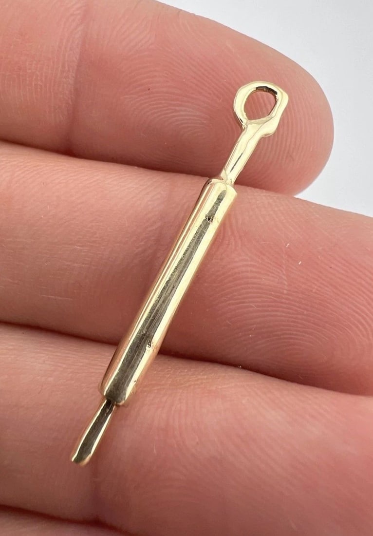 VINTAGE 14K YELLOW GOLD ROLLING PIN COOKING CHEF KITCHEN CHARM PENDANT 2.1G (1 of 2)