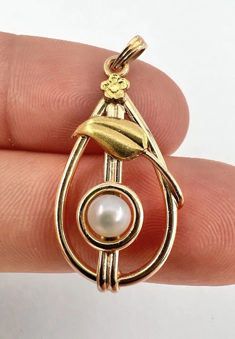 ANTIQUE ART NOUVEAU 10K YELLOW & GREEN GOLD LEAF & PEARL LAVALIERE PENDANT (1 of 2)
