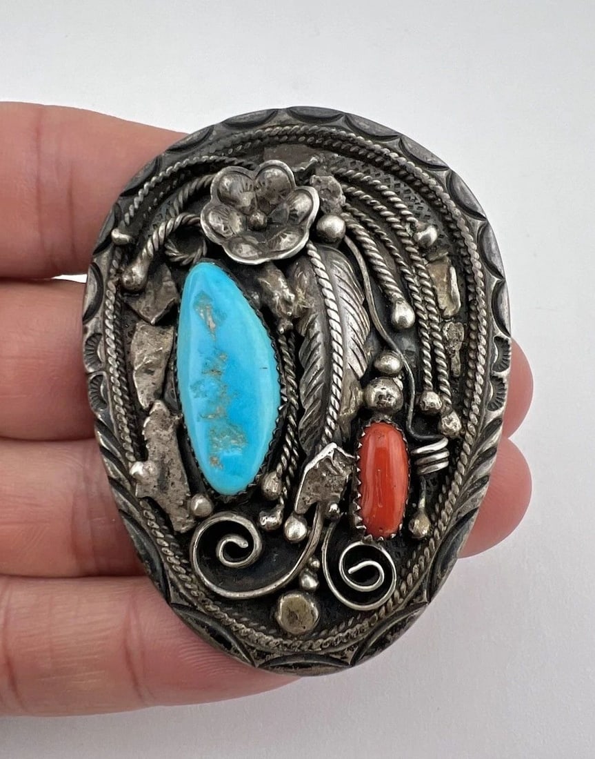 VINTAGE NAVAJO STERLING SILVER KINGMAN TURQUOISE & RED CORAL BOLO TIE 2.5"-39.6G: VINTAGE NAVAJO STERLING SILVER KINGMAN TURQUOISE & RED CORAL BOLO TIE 2.5"-39.6G Vintage Navajo Sterling Silver Kingman Turquoise & Red Coral Bolo Tie 2.5"-39.6g Size: 2 1/2" Tall by Just Under 2" Wid