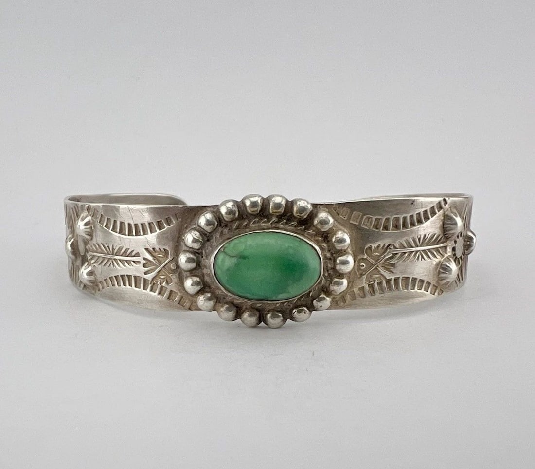 VTG FRED HARVEY NAVAJO STERLING SILVER CERRILLOS TURQUOISE STAMPED CUFF BRACELET: VTG FRED HARVEY NAVAJO STERLING SILVER CERRILLOS TURQUOISE STAMPED CUFF BRACELET Vtg Fred Harvey Era Navajo Sterling Silver Cerrillos Turquoise Stamped Cuff Bracelet Cuff is Around 5 1/4" tip to Tip a