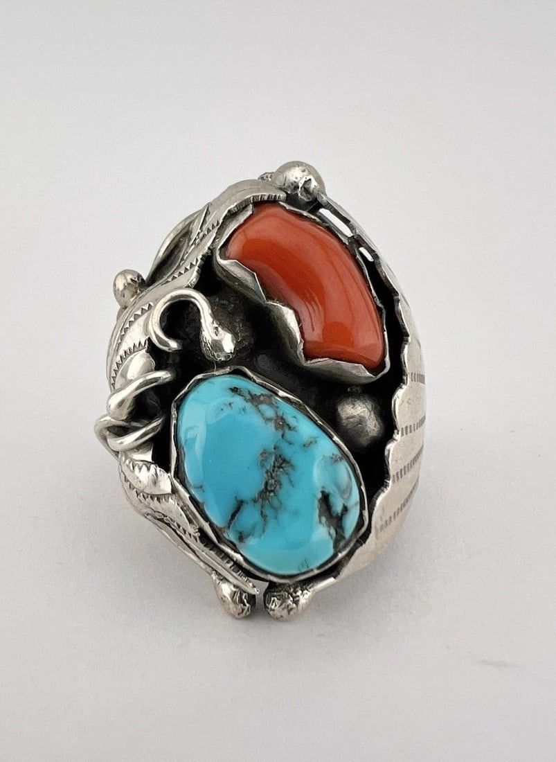 HUGE VTG NAVAJO STERLING SILVER BLUE TURQUOISE & CORAL STAMPED MEN'S RING 23.8G (1 of 2)