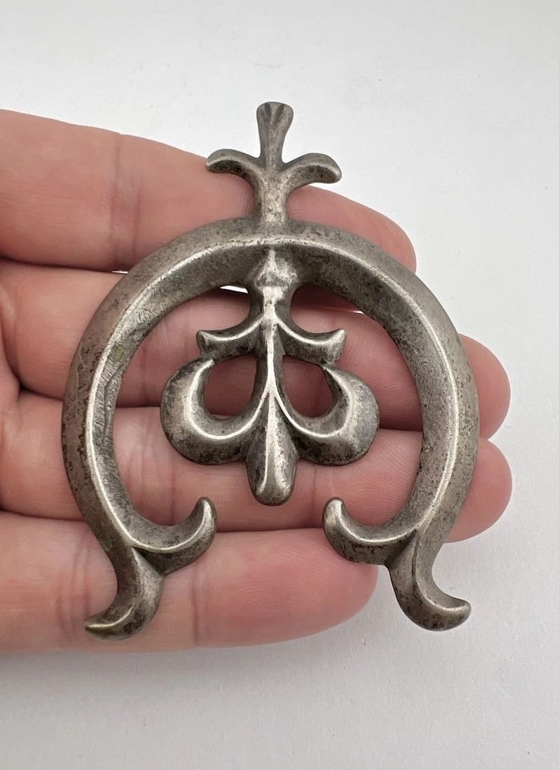 HUGE VINTAGE NAVAJO SANDCAST STERLING SILVER NAJA HOOK PENDANT 3.25": HUGE VINTAGE NAVAJO SANDCAST STERLING SILVER NAJA HOOK PENDANT 3.25" HUGE Vintage Navajo Sandcast Sterling Silver NAJA Hook Pendant 3.25" Size: 3 1/4" Tall By Around 1 7/8" Wide Metal: Sterling Silver
