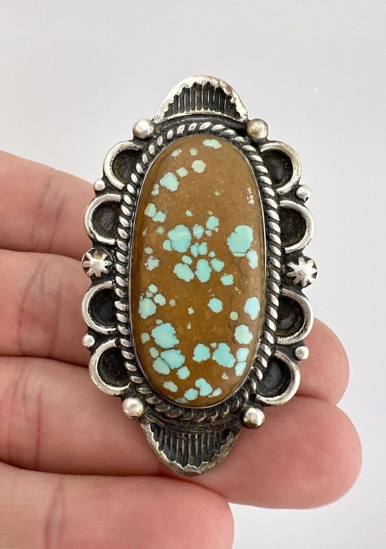 HUGE 2.25" VTG NAVAJO STERLING SILVER SPIDERWEB #8 TURQUOISE STAMPED RING 25.7G: HUGE 2.25" VTG NAVAJO STERLING SILVER SPIDERWEB #8 TURQUOISE STAMPED RING 25.7G HUGE 2.25" Vtg Navajo Sterling Silver Spiderweb #8 Turquoise Stamped Ring 25.7g Ring Size: 8.25 - Can Be Re Sized Weight