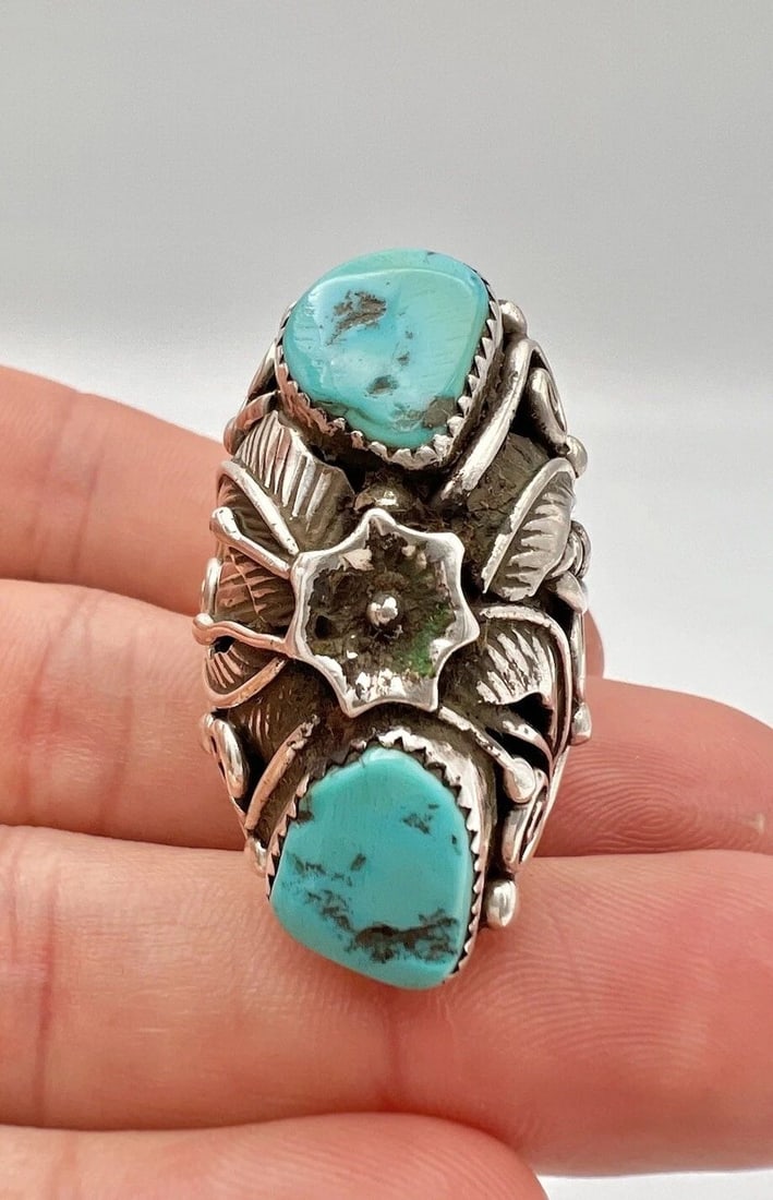 VTG NAVAJO STERLING SILVER SLEEPING BEAUTY TURQUOISE FEATHER LONG RING 1 5/8": VTG NAVAJO STERLING SILVER SLEEPING BEAUTY TURQUOISE FEATHER LONG RING 1 5/8" Vtg Navajo Sterling Silver Sleeping Beauty Turquoise Feather Long Ring 1 5/8" Size: 11.25 - Can Be Re Sized Weight is 19.0