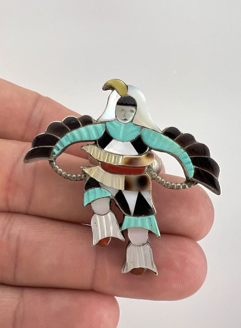 HUGE VTG ZUNI STERLING SILVER CARVED MULTI GEM FLUSH EAGLE DANCER RING: HUGE VTG ZUNI STERLING SILVER CARVED MULTI GEM FLUSH EAGLE DANCER RING HUGE Vtg Zuni Sterling Silver Carved Multi Gem Flush Eagle Dancer Ring Ring Size: 7.5 - Can Be Resized Weight is 11.6 Grams on my