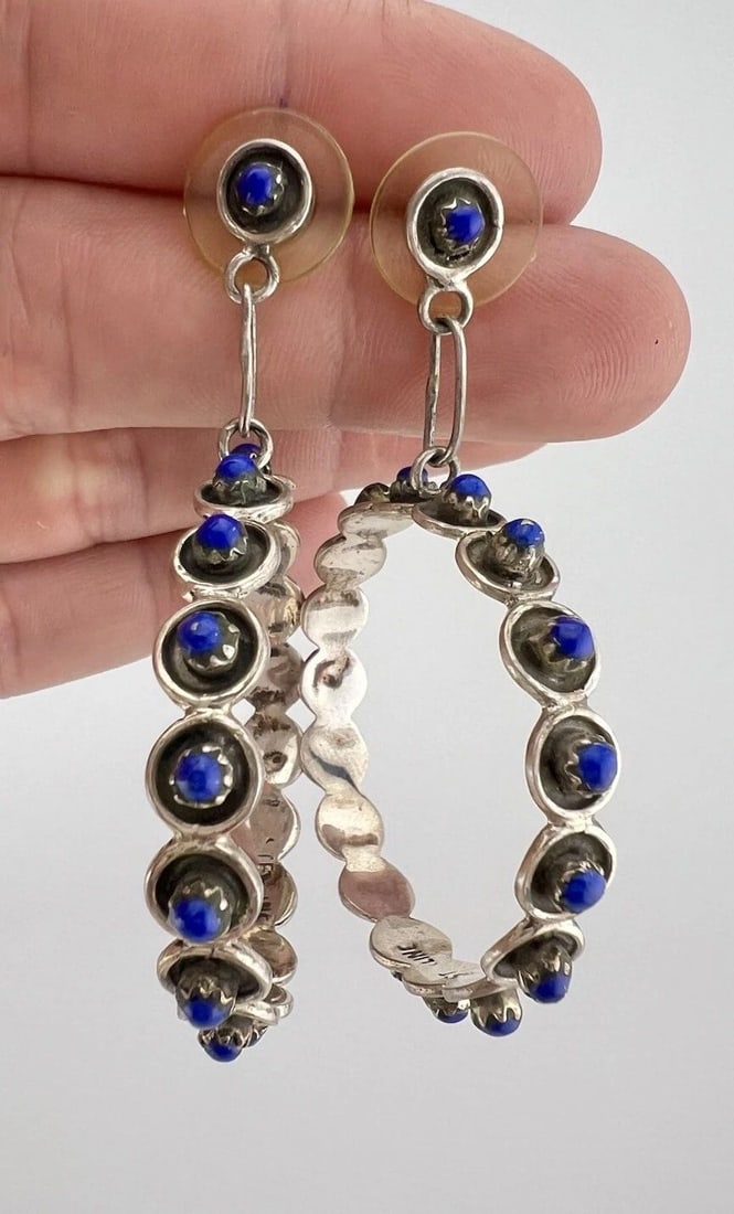VTG NAVAJO STERLING SILVER PETIT POINT LAPIS ROUND POST DANGLE EARRINGS 2.5" (1 of 2)