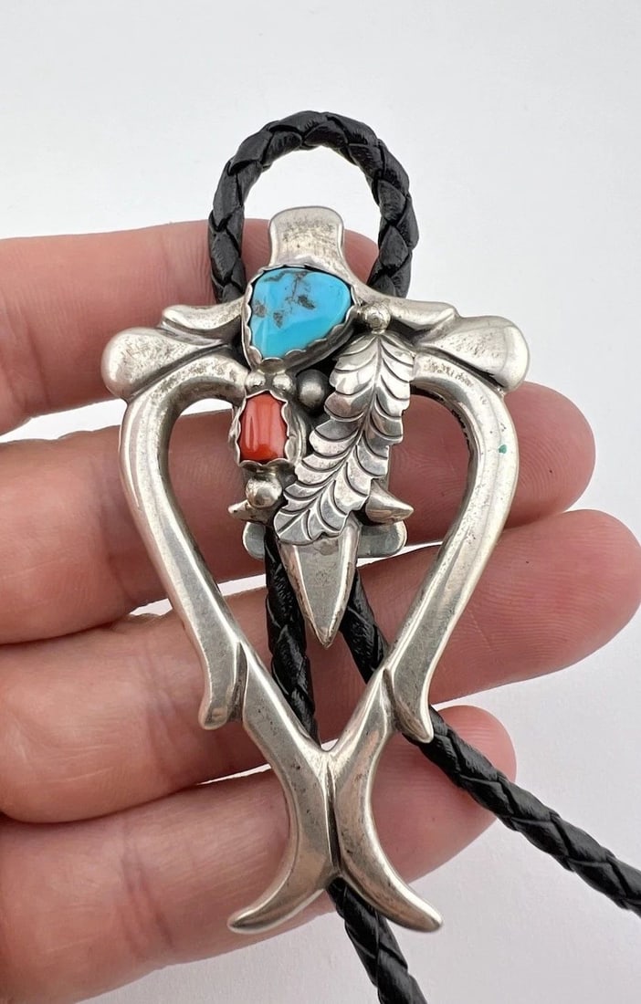 ARTHUR J. WILLIAMS NAVAJO SANDCAST STERLING SILVER TURQUOISE CORAL NAJA BOLO TIE (1 of 2)