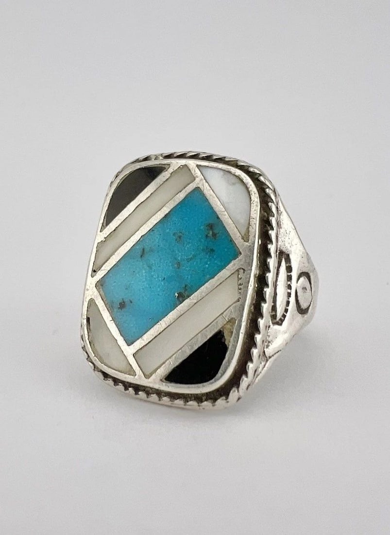 EARLY 1940'S ZUNI COIN SILVER FLUSH INLAY TURQUOISE & MOP & JET INGOT MEN'S RING: EARLY 1940'S ZUNI COIN SILVER FLUSH INLAY TURQUOISE & MOP & JET INGOT MEN'S RING Early 1940's Zuni Coin Silver Flush Inlay Turquoise & MOP & Jet Ingot Men's Ring Size: 10.75 - Can Be re Sized Weight i