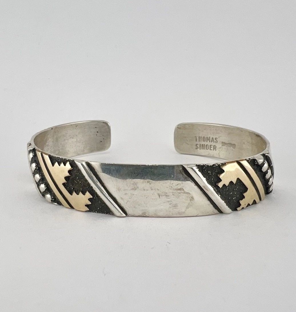 VTG TOMMY THOMAS SINGER NAVAJO STERLING SILVER & GOLD OVERLAY CUFF BRACELET (1 of 2)
