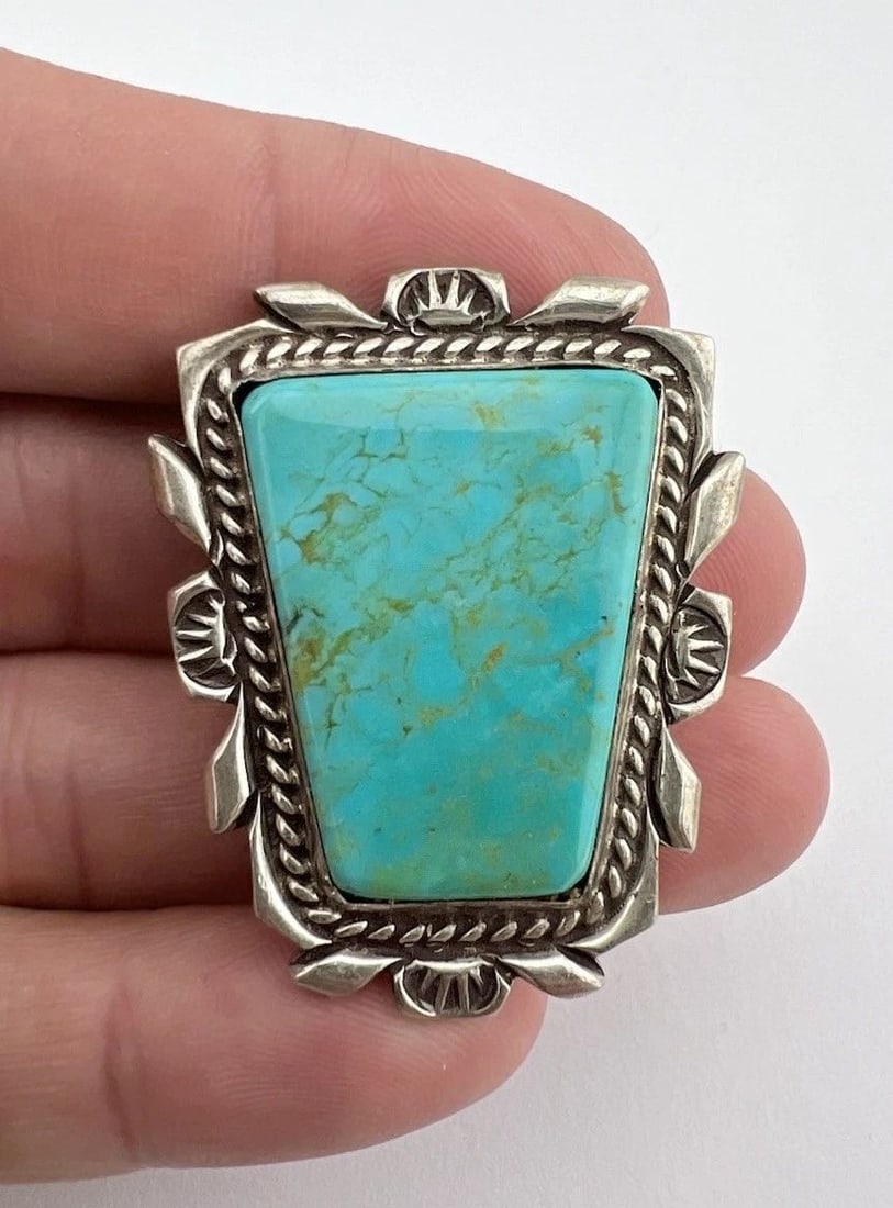VTG BILLIE EAGLE NAVAJO STERLING SILVER FOX TURQUOISE STAMPED BOLO TIE 1 5/8": VTG BILLIE EAGLE NAVAJO STERLING SILVER FOX TURQUOISE STAMPED BOLO TIE 1 5/8" Vtg Billie Eagle Navajo Sterling Silver Fox Turquoise Stamped Bolo Tie 1 5/8" Size: 1 5/8" Tall by Slightly Over 1 1/4" Wi