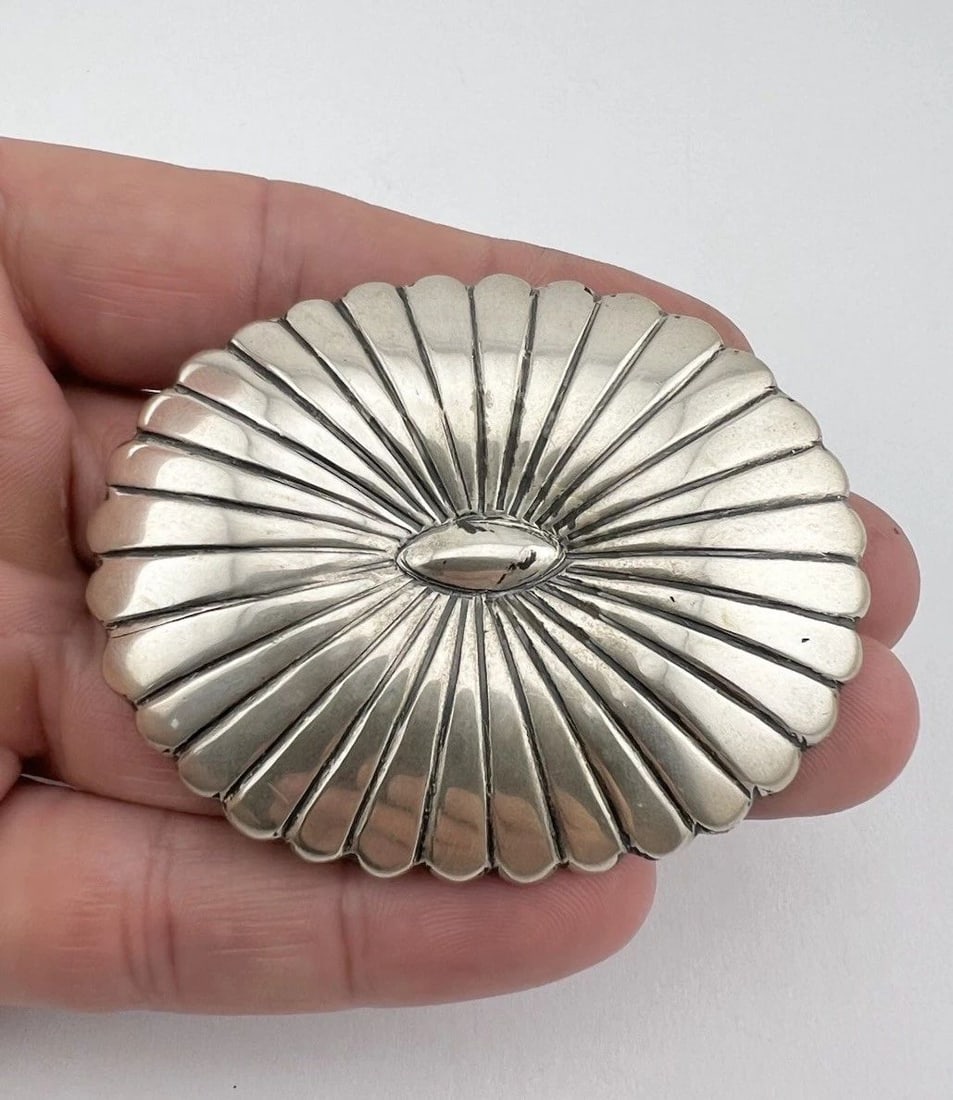 VTG MARCELLA JAMES NAVAJO STERLING SILVER STAMPED UNISEX OVAL BELT BUCKLE 2.5": VTG MARCELLA JAMES NAVAJO STERLING SILVER STAMPED UNISEX OVAL BELT BUCKLE 2.5" Vtg Marcella James Navajo Sterling Silver Stamped Unisex Oval Belt Buckle 2.5" Size: 2 1/2" Wide By 2" Tall Weight is 28.