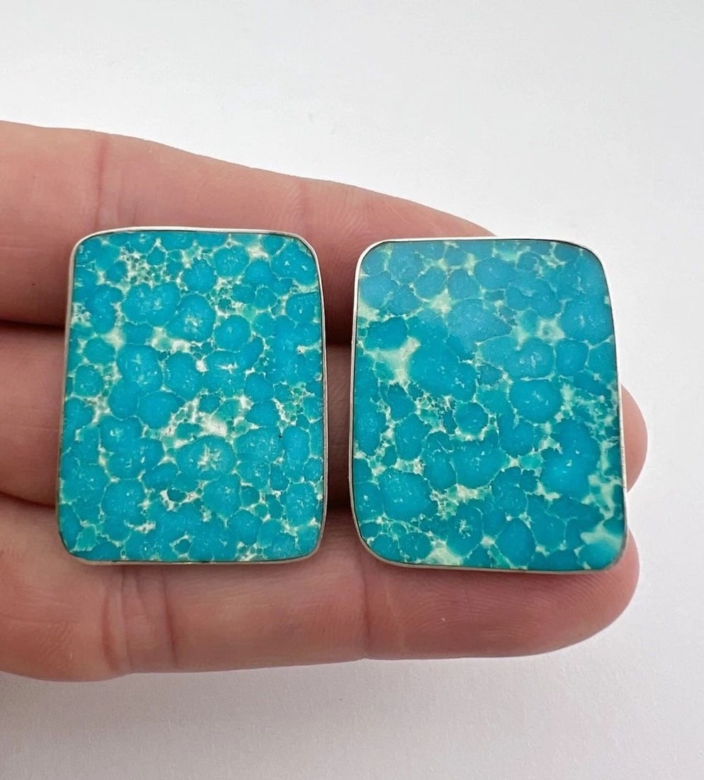 HUGE VTG NAVAJO STERLING SILVER WEBBED KINGMAN TURQUOISE SLAB POST EARRINGS: HUGE VTG NAVAJO STERLING SILVER WEBBED KINGMAN TURQUOISE SLAB POST EARRINGS HUGE Vtg Navajo Sterling Silver Webbed Kingman Turquoise Slab Post Earrings Size: Over 1 1/4" Tall & 1 1/8" Wide Weight is 1