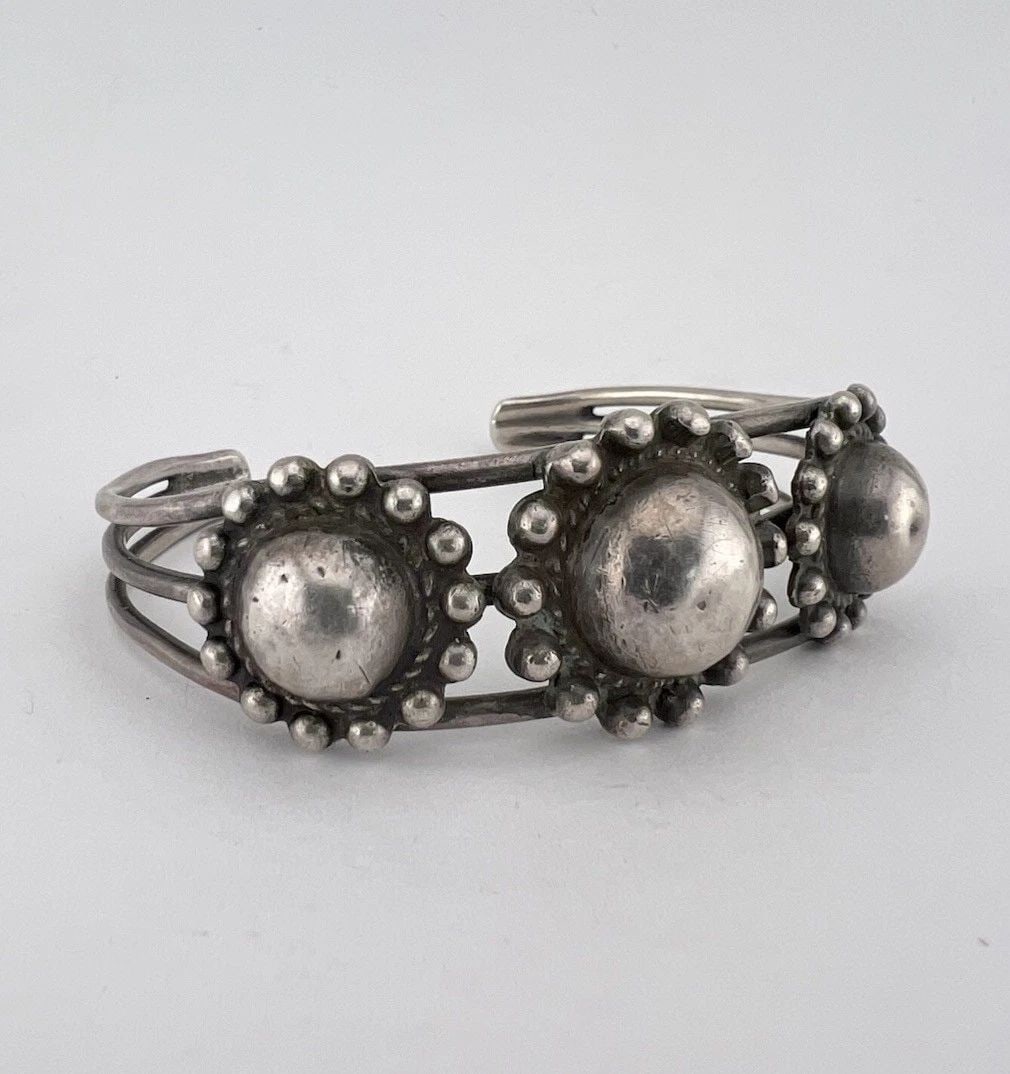 EARLY OLD 1940'S NAVAJO FRED HARVEY ERA STERLING SILVER BALL CUFF BRACELET: EARLY OLD 1940'S NAVAJO FRED HARVEY ERA STERLING SILVER BALL CUFF BRACELET Early Old 1940's Navajo Fred Harvey Era Sterling Silver Ball Cuff Bracelet Cuff is Just Over 5 1/4" tip to Tip and has an 1 1