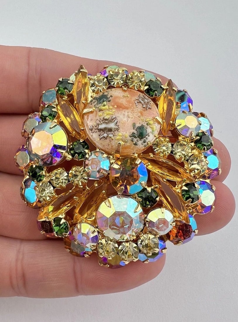 VINTAGE D&E JULIANA SPECKLED EASTER EGG & IRIDESCENT RHINESTONE PIN BROOCH 2.25" (1 of 2)