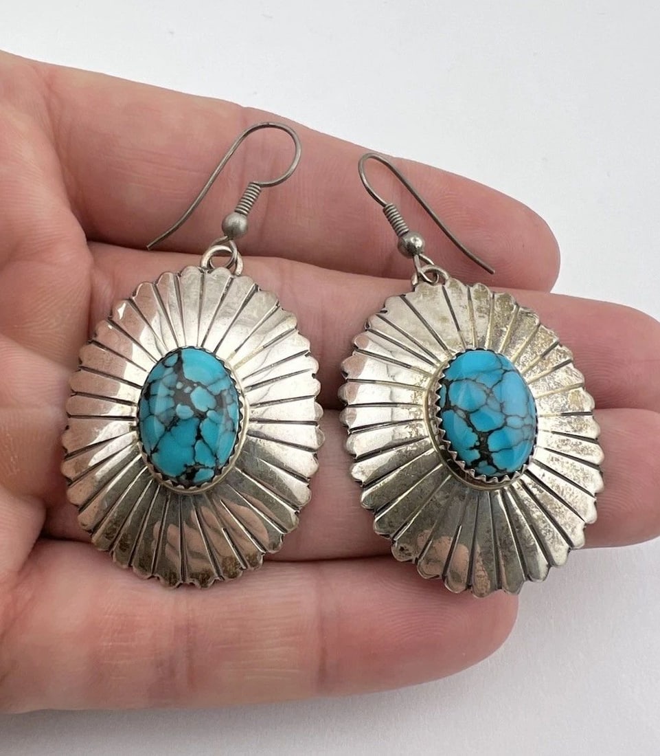 VTG NAVAJO STERLING SILVER WEBBED KINGMAN TURQUOISE STAMPED HOOK EARRINGS 2.25": VTG NAVAJO STERLING SILVER WEBBED KINGMAN TURQUOISE STAMPED HOOK EARRINGS 2.25" Vtg Navajo Sterling Silver Webbed Kingman Turquoise Stamped Hook Earrings 2.25" Size: 2 1/4" Tall With Dangle & Just Und