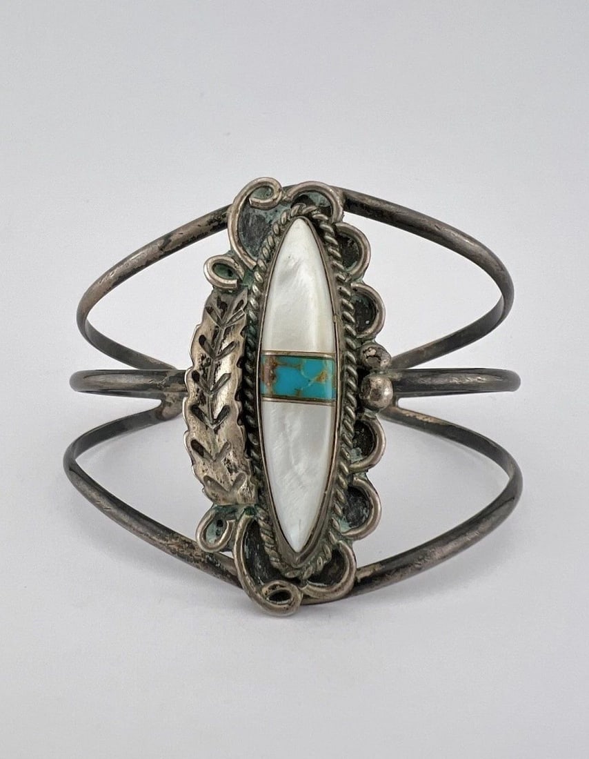 VINTAGE NAVAJO STERLING SILVER MOTHER OF PEARL & TURQUOISE WIDE CUFF BRACELET (1 of 2)