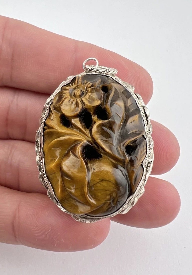 VINTAGE CHINESE EXPORT SILVER CARVED TIGER'S EYE FLORAL DOUBLE-SIDED PENDANT 2" (1 of 2)