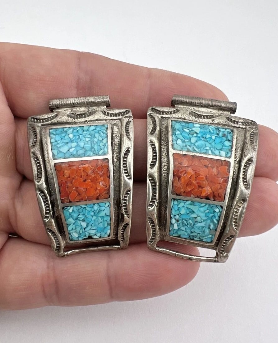 VTG NAVAJO STERLING SILVER CRUSHED CHIP INLAY TURQUOISE & CORAL WATCH TIPS 33G: VTG NAVAJO STERLING SILVER CRUSHED CHIP INLAY TURQUOISE & CORAL WATCH TIPS 33G Vtg Navajo Sterling Silver Crushed Chip Inlay Turquoise & Coral Men's Watch Tips 33g Weight 33.0 Grams on my scale Size: 