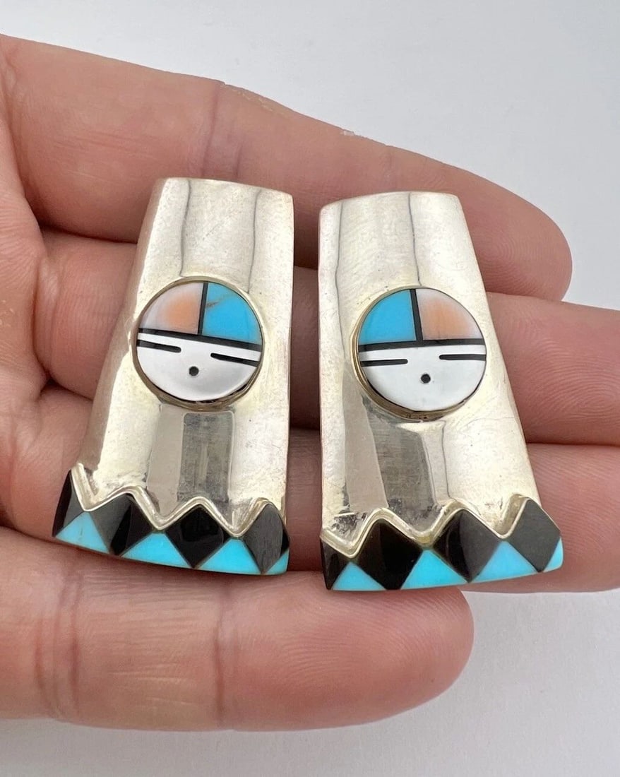 VTG NAVAJO STERLING SILVER FLUSH MULTI GEMSTONE SUNFACE POST EARRINGS 1 5/8": VTG NAVAJO STERLING SILVER FLUSH MULTI GEMSTONE SUNFACE POST EARRINGS 1 5/8" Vtg Navajo Sterling Silver Flush Multi Gemstone Sunface Post Earrings 1 5/8" Size: 1 5/8" Tall By 1" Wide at the base Weigh