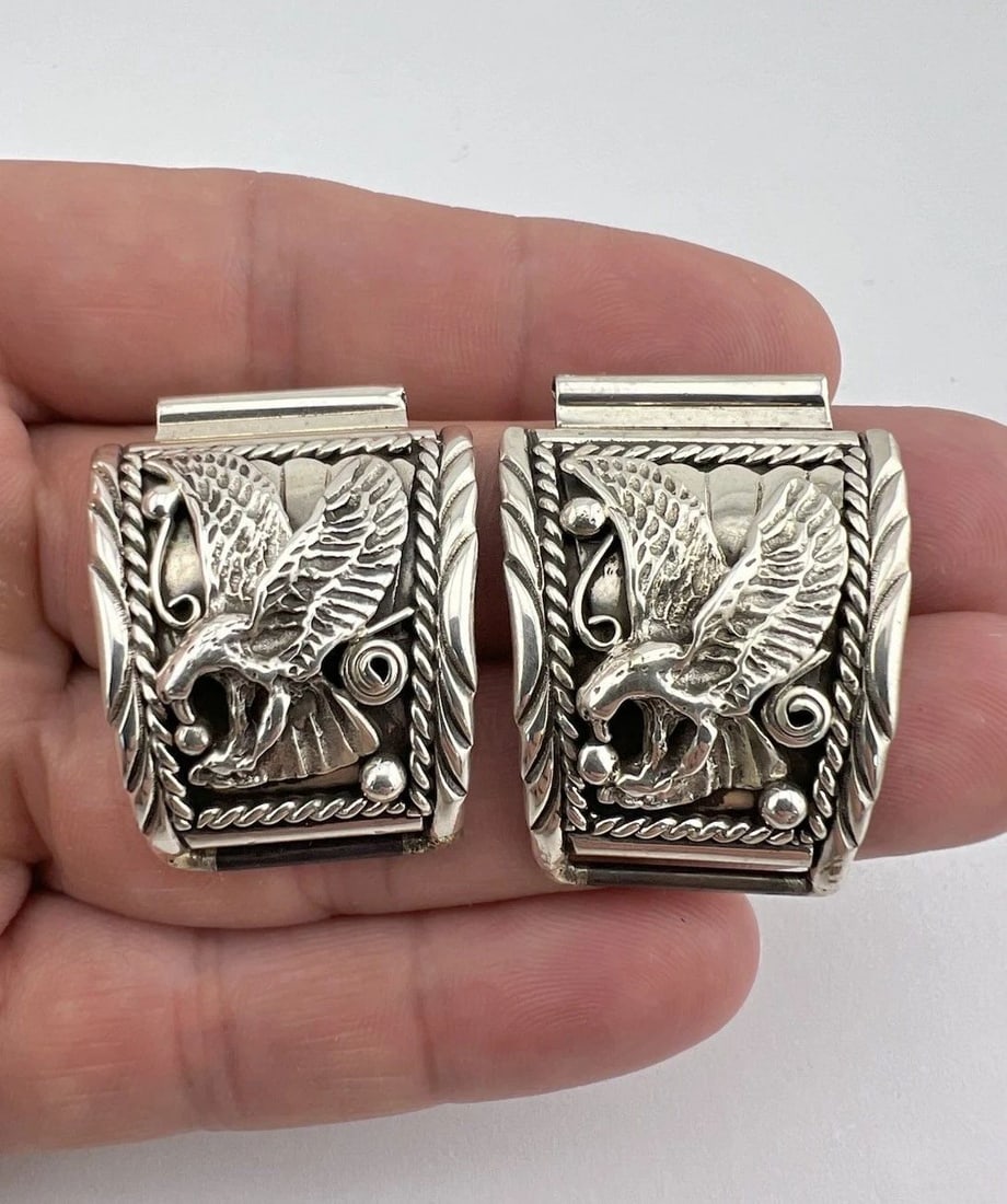 VINTAGE NAVAJO STERLING SILVER STAMPED 3D EAGLE MEN'S WATCH TIPS 26G (1 of 2)