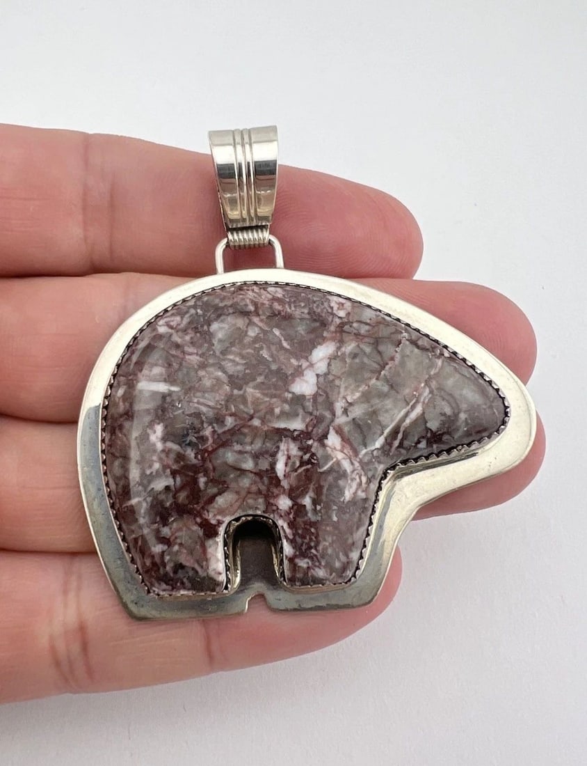 VTG BENJAMIN PIASO NAVAJO STERLING SILVER CARVED GRANITE BEAR PENDANT 2.25" (1 of 2)