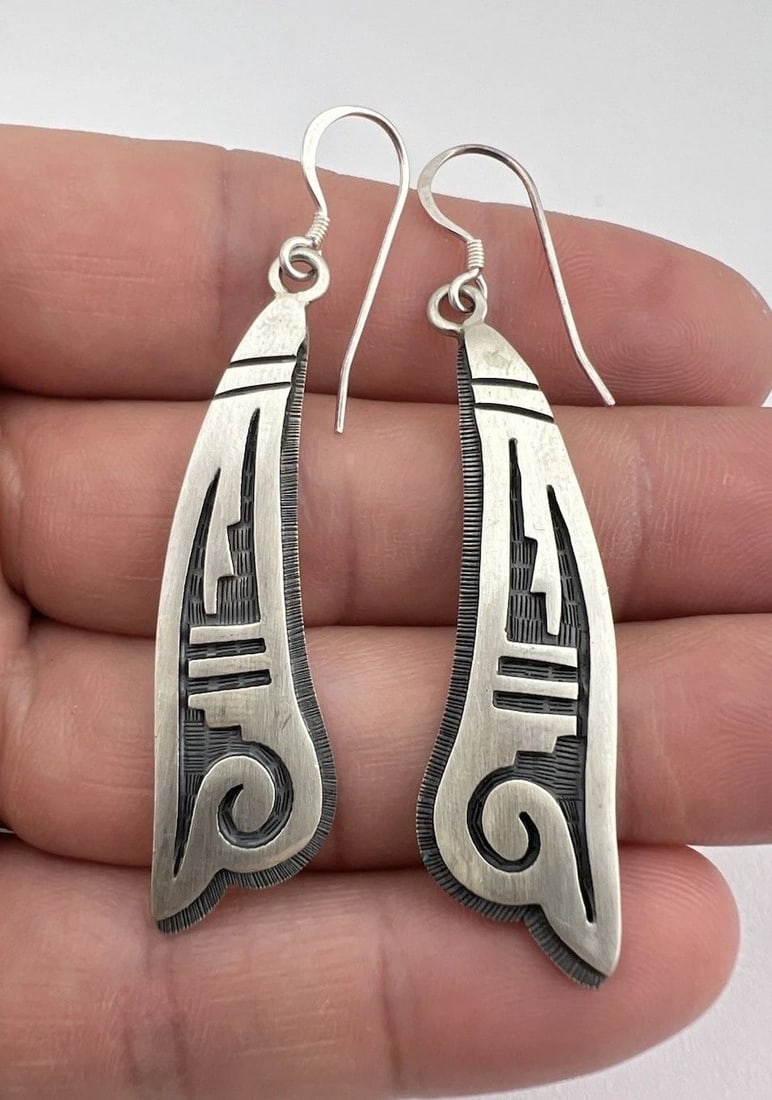 VTG WILLIE ARCHIE TALAHAFTEWA HOPI STERLING SILVER TRIBAL OVERLAY EARRINGS 2.5" (1 of 2)