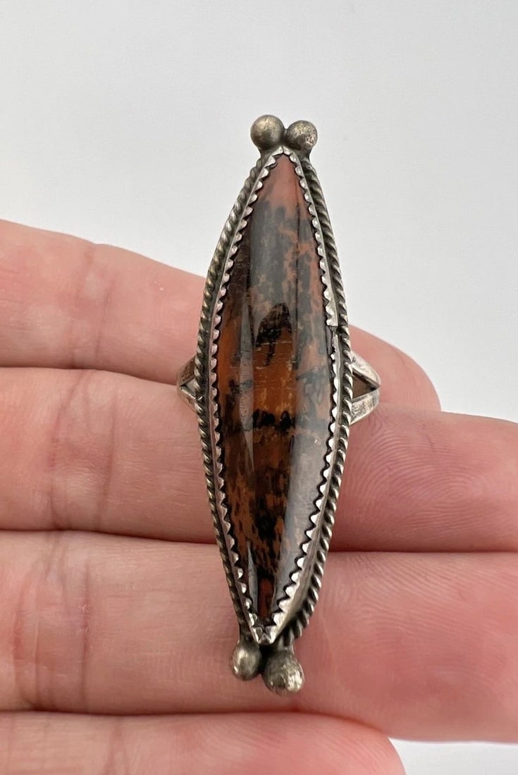 HUGE OLD FRED HARVEY ERA NAVAJO PETRIFIED WOOD AGATE STERLING SILVER RING 2": HUGE OLD FRED HARVEY ERA NAVAJO PETRIFIED WOOD AGATE STERLING SILVER RING 2" HUGE Old Fred Harvey Era Navajo Petrified Wood Agate Sterling Silver Ring 2" Ring Size: 8 - Can Be Re Sized Weight is 9.6 G