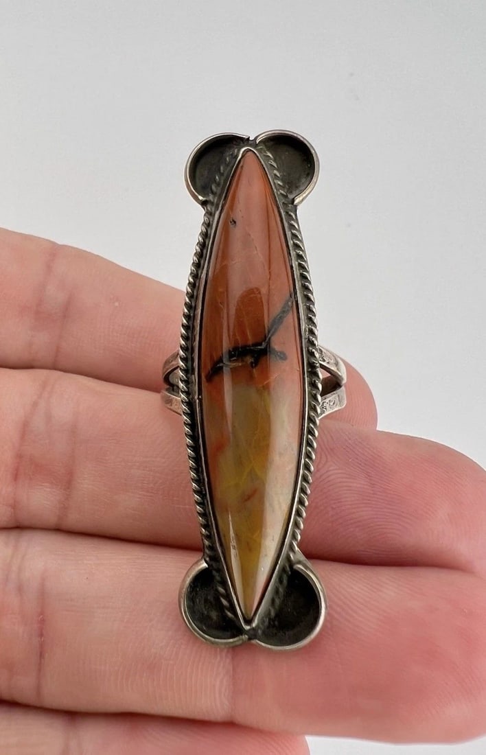 HUGE OLD FRED HARVEY ERA NAVAJO PETRIFIED WOOD AGATE STERLING SILVER RING 2": HUGE OLD FRED HARVEY ERA NAVAJO PETRIFIED WOOD AGATE STERLING SILVER RING 2" HUGE Old Fred Harvey Era Navajo Petrified Wood Agate Sterling Silver Ring 2" Ring Size: 7.5 - Can Be Re Sized Weight is 9.2