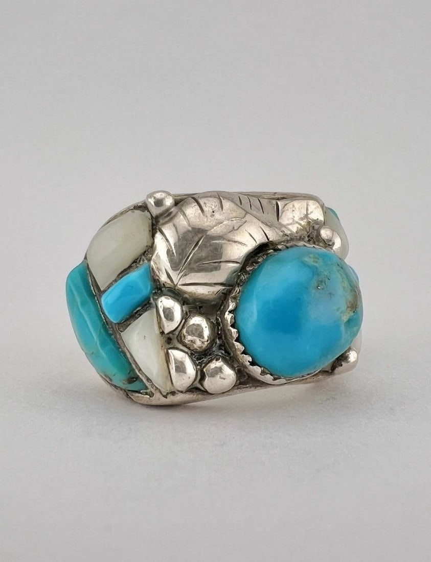 VTG NAVAJO STERLING SILVER FOX TURQUOISE & MOTHER OF PEARL INGOT MENS RING 17.2G: VTG NAVAJO STERLING SILVER FOX TURQUOISE & MOTHER OF PEARL INGOT MENS RING 17.2G Vtg Navajo Sterling Silver Fox Turquoise & Mother of Pearl Ingot Men's Ring 17.2g Ring Size: 7.25 - Can Be Re Sized Wei