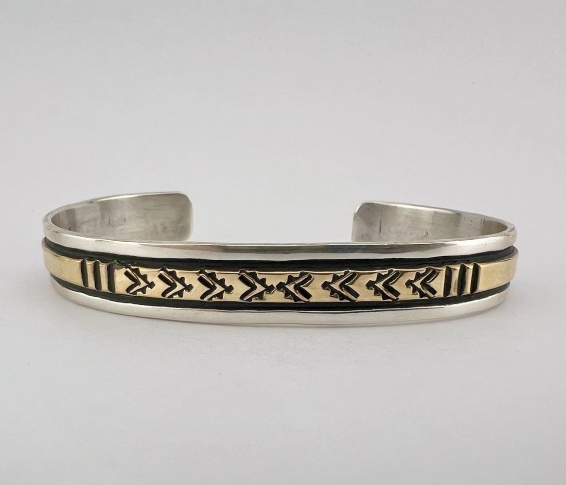 VTG TOMMY THOMAS SINGER NAVAJO STERLING SILVER & GOLD OVERLAY CUFF BRACELET: VTG TOMMY THOMAS SINGER NAVAJO STERLING SILVER & GOLD OVERLAY CUFF BRACELET Vtg Tommy Thomas Singer Navajo Sterling Silver & Gold Overlay Cuff Bracelet Cuff is Slightly Over 5 1/2" tip to Tip and has 