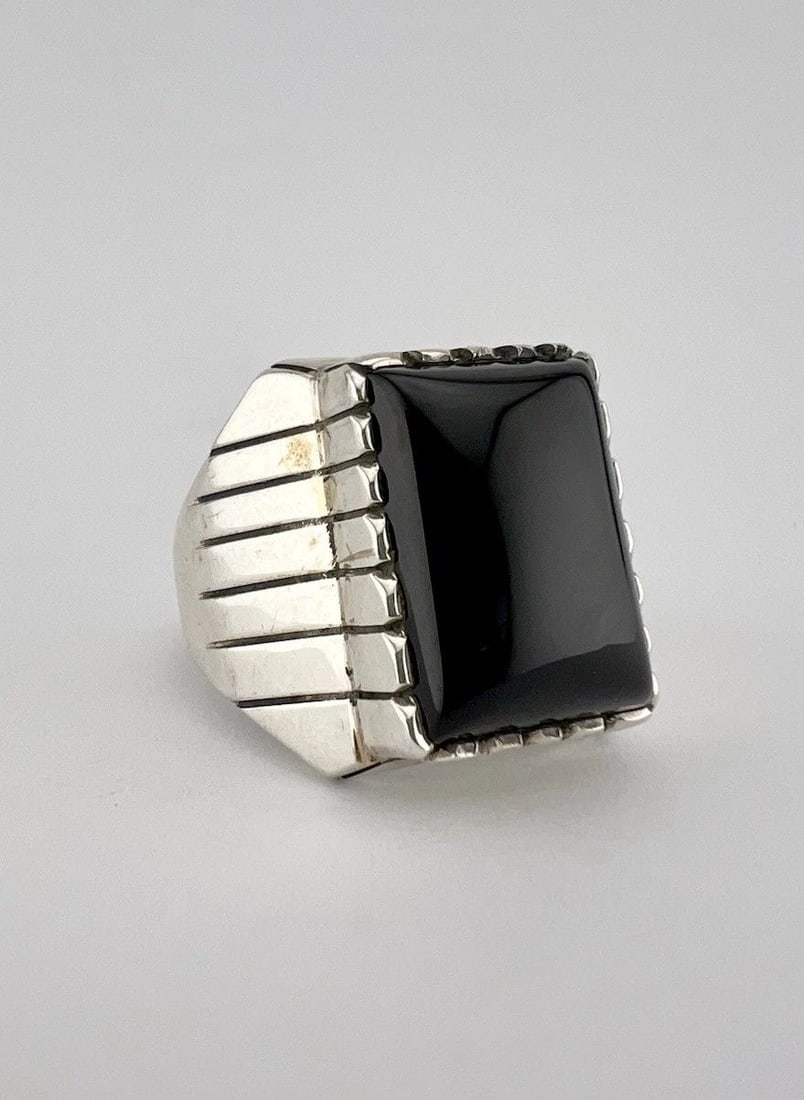 VTG RAY JACK NAVAJO STERLING SILVER BLACK ONYX RECTANGLE STAMPED MEN'S RING: VTG RAY JACK NAVAJO STERLING SILVER BLACK ONYX RECTANGLE STAMPED MEN'S RING Vtg Ray Jack Navajo Sterling Silver Black Onyx Rectangle Stamped Men's Ring Ring Size: 12 - Can Be Resized Weight is 16.2 Gr
