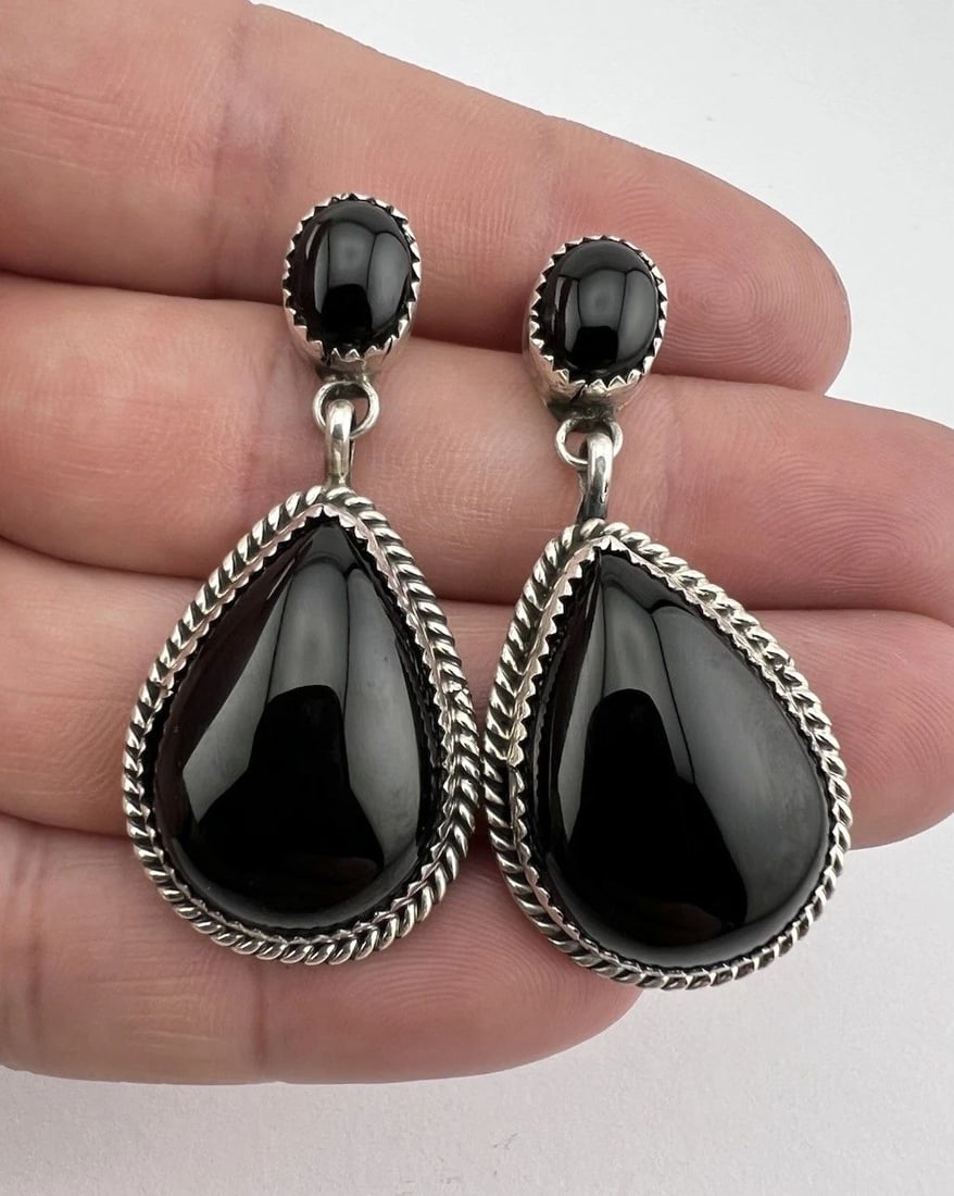 VTG NAVAJO STERLING SILVER BLACK ONYX TEARDROP DANGLE POST EARRINGS 1 7/8" (1 of 2)