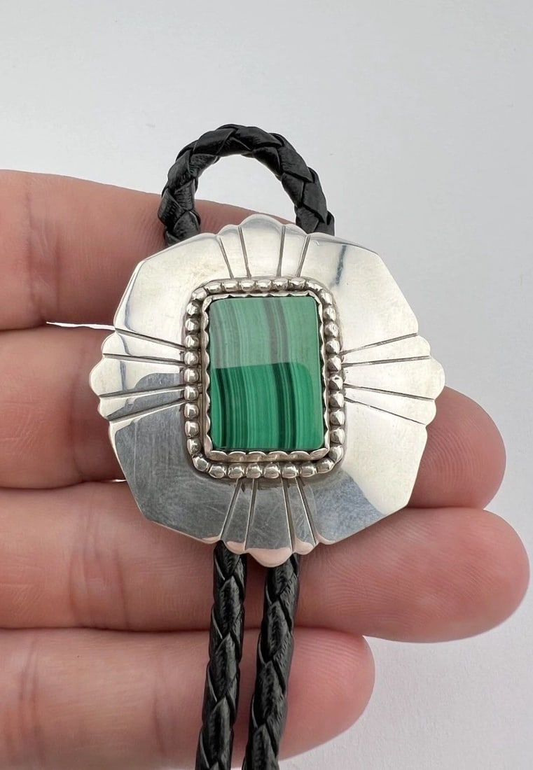 VTG NAVAJO STERLING SILVER STAMPED RECTANGLE GREEN MALACHITE BOLO TIE 1 5/8" (1 of 2)
