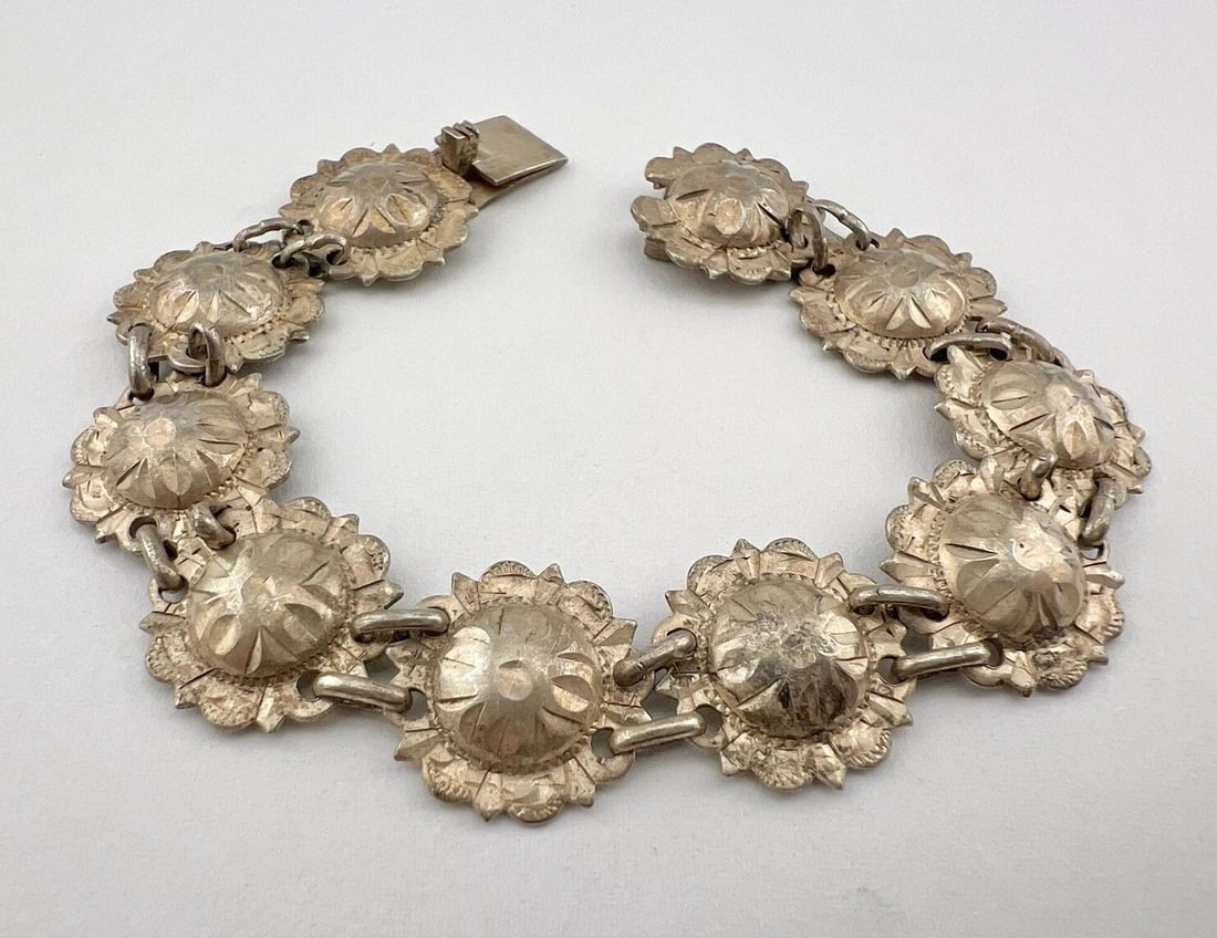 VTG SOUTHWESTERN STERLING SILVER ENGRAVED CONCHO FLORAL LINK BRACELET (1 of 2)