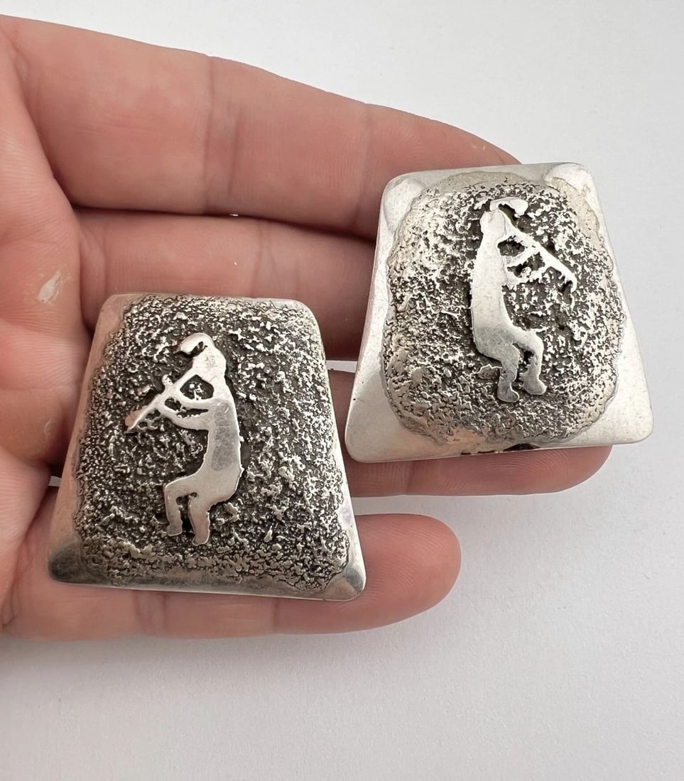 HUGE VINTAGE FOSTER YAZZIE NAVAJO STERLING SILVER CAST KOKOPELLI CLIP EARRINGS: HUGE VINTAGE FOSTER YAZZIE NAVAJO STERLING SILVER CAST KOKOPELLI CLIP EARRINGS HUGE Vintage Foster Yazzie Navajo Sterling Silver Cast Kokopelli Clip Earrings Size: 1 1/2" Tall With Dangle By 1 5/8" Wi
