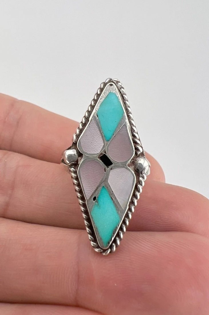 VINTAGE ZUNI STERLING SILVER TURQUOISE & PINK MOTHER OF PEARL FLUSH LONG RING (1 of 2)