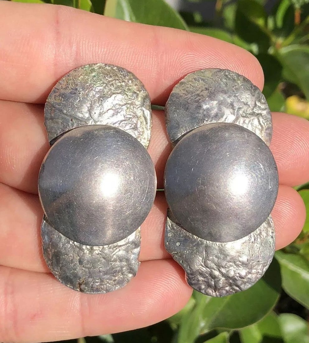 VTG MODERNIST MID CENTURY STUDIO STERLING SILVER DISK ROUND POST EARRINGS: VTG MODERNIST MID CENTURY STUDIO STERLING SILVER DISK ROUND POST EARRINGS Vtg Modernist Mid Century Studio Sterling Silver Disk Round Post Earrings Size: 2" Long by 1" Wide Test Positive For Sterling 