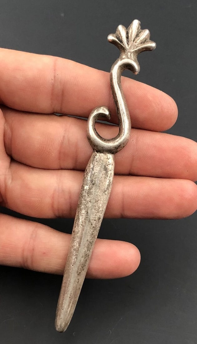 ORNATE OLD PAWN NAVAJO STERLING SILVER SAND CAST LETTER OPENER 4 1/2": ORNATE OLD PAWN NAVAJO STERLING SILVER SAND CAST LETTER OPENER 4 1/2" ORNATE OLD PAWN NAVAJO STERLING SILVER SAND CAST LETTER OPENER 4 1/2" Size: 4 1/2" Tall By 5/8" At its Widest Point Weight is 19.5
