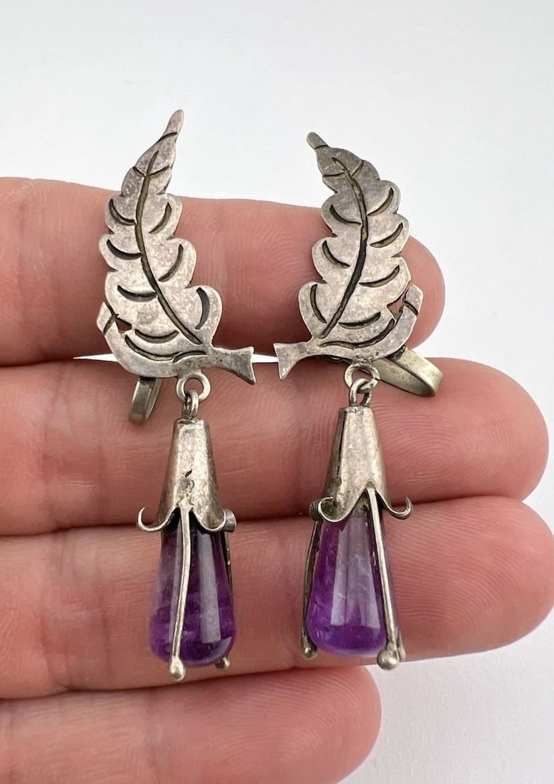 VINTAGE TAXCO MEXICO STERLING SILVER AMETHYST SCREW BACK FLORAL EARRINGS 2.25": VINTAGE TAXCO MEXICO STERLING SILVER AMETHYST SCREW BACK FLORAL EARRINGS 2.25" Vintage Taxco Mexico Sterling Silver Amethyst Screw Back Floral Earrings 2.25" Size: 2 1/4" Tall With Dangle By 5/8" Wide