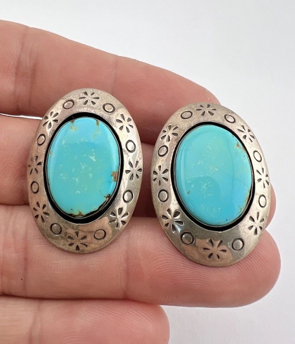 VTG NAVAJO STERLING SILVER NATURAL FOX TURQUOISE SHADOWBOX CLIP EARRINGS 1.25" (1 of 2)