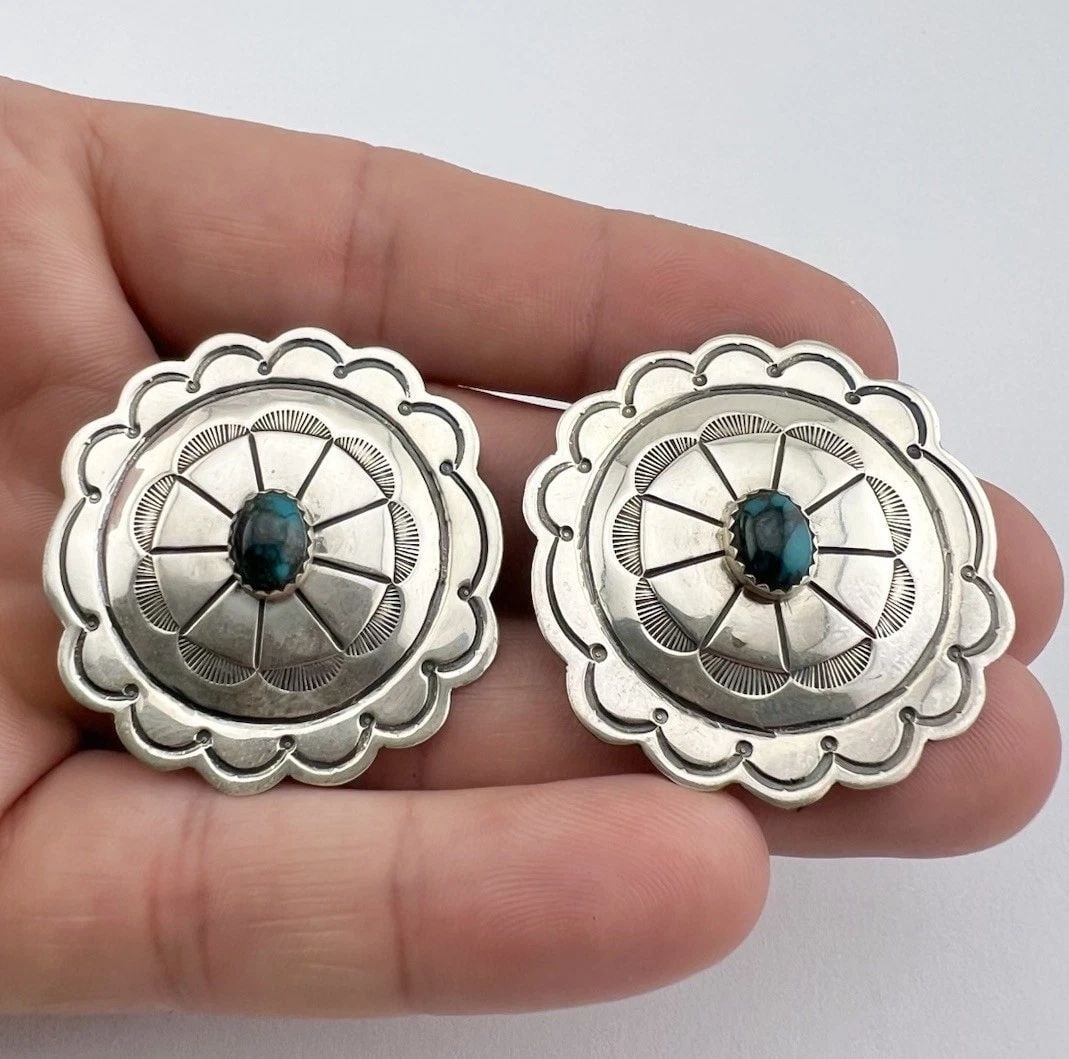 VTG NAVAJO STERLING SILVER SPIDERWEB TURQUOISE STAMPED CONCHO CLIP EARRINGS 1.5": VTG NAVAJO STERLING SILVER SPIDERWEB TURQUOISE STAMPED CONCHO CLIP EARRINGS 1.5" Vtg Navajo Sterling Silver Spiderweb Turquoise Stamped Concho Clip Earrings 1.5" Size: 1 1/2" Tall & Wide Weight is 14.